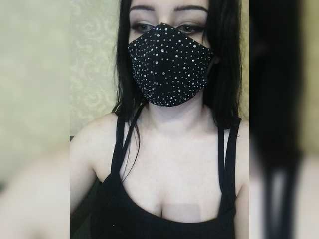 Live sex webcam photo for YennSI #276074505