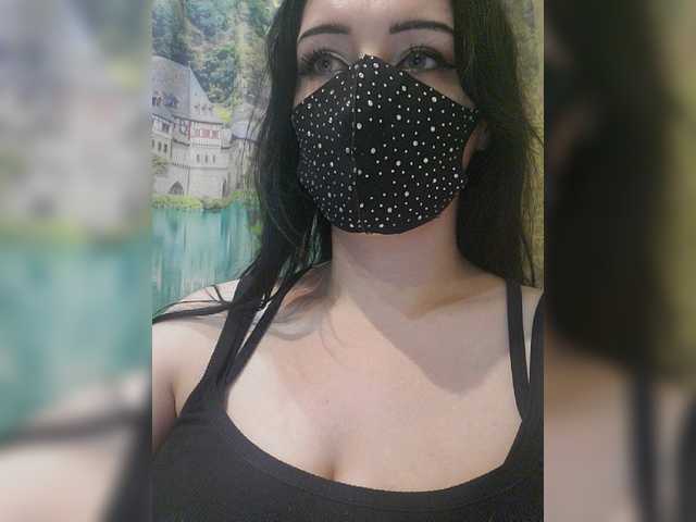 Live sex webcam photo for YennSI #276084509