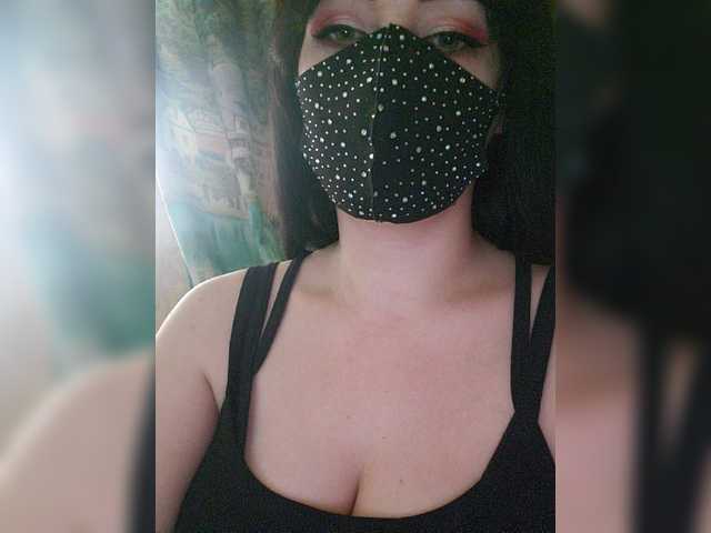 Live sex webcam photo for YennSI #276106969