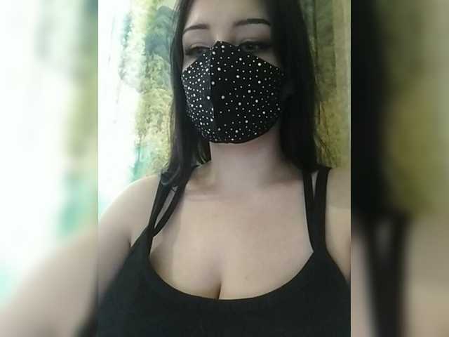 Live sex webcam photo for YennSI #276177316