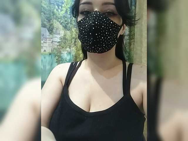 Live sex webcam photo for YennSI #276193878