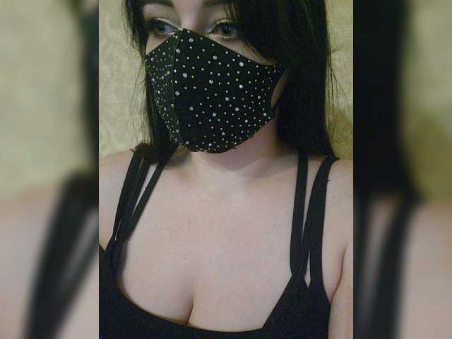 Live sex webcam photo for YennSI #276245207