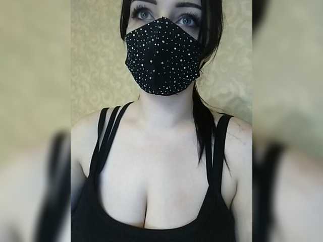 Live sex webcam photo for YennSI #276471089