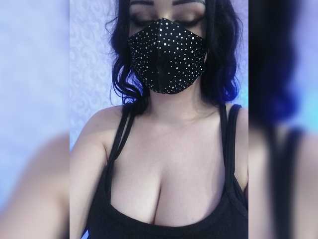 Live sex webcam photo for YennSI #276745073