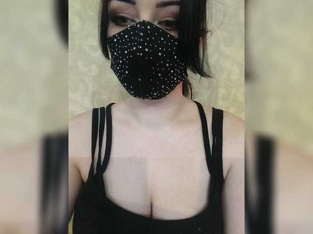 Live sex webcam photo for YennSI #276867899