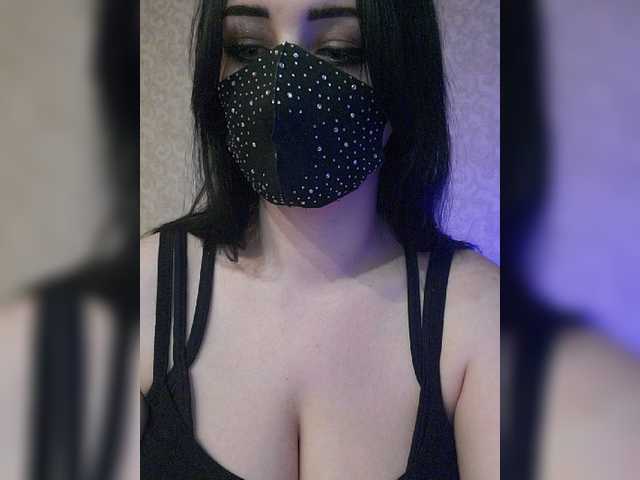 Live sex webcam photo for YennSI #276996463