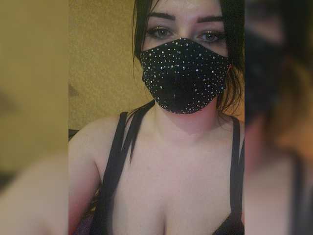 Live sex webcam photo for YennSI #277114876