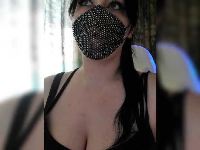 Live sex webcam photo for YennSI #278115562