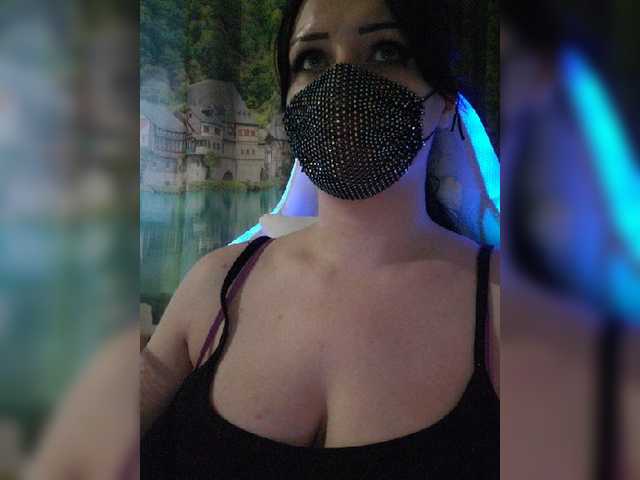 Live sex webcam photo for YennSI #278148938