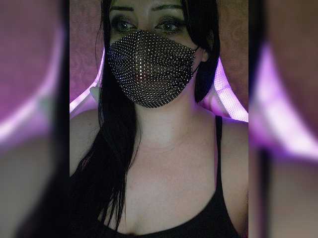 Live sex webcam photo for YennSI #278172905