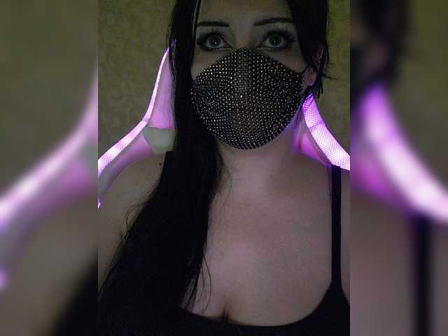 Live sex webcam photo for YennSI #278176362