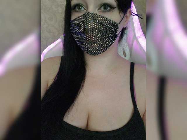 Live sex webcam photo for YennSI #278202824