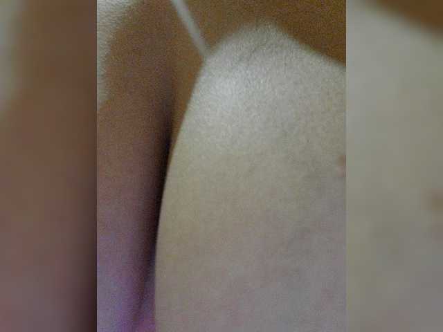 Live sex webcam photo for YennSI #278208422