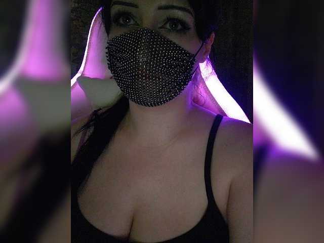 Live sex webcam photo for YennSI #278211061