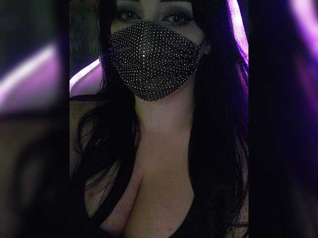 Live sex webcam photo for YennSI #278227318