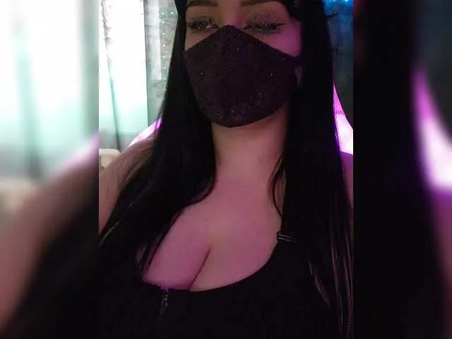 Live sex webcam photo for YennSI #290499991