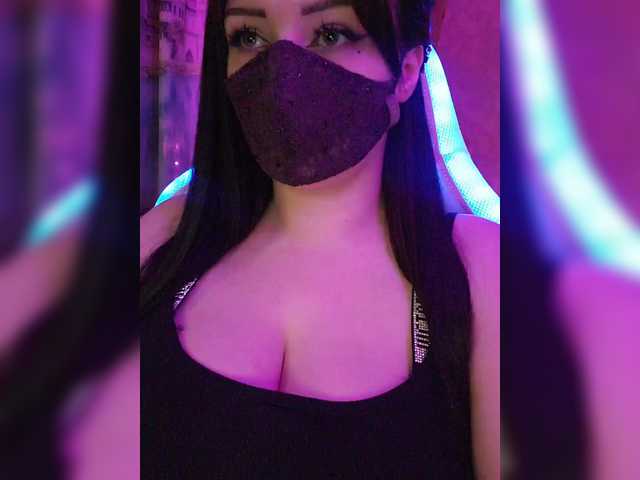 Live sex webcam photo for YennSI #291156747