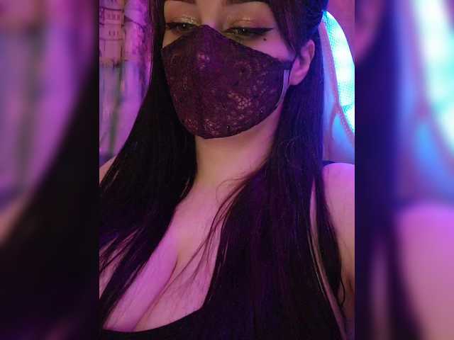 Live sex webcam photo for YennSI #291599304