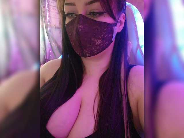 Live sex webcam photo for YennSI #291731890