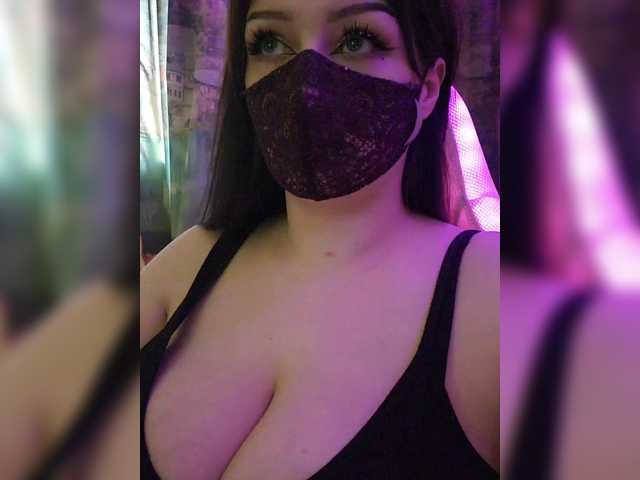 Live sex webcam photo for YennSI #291783862