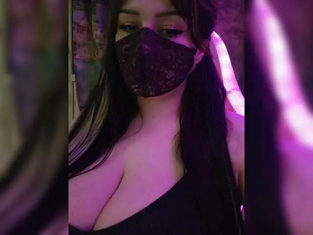 Live sex webcam photo for YennSI #291793020