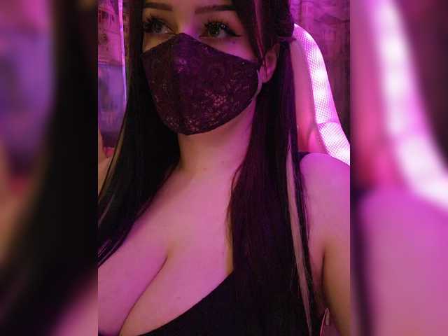 Live sex webcam photo for YennSI #291801976