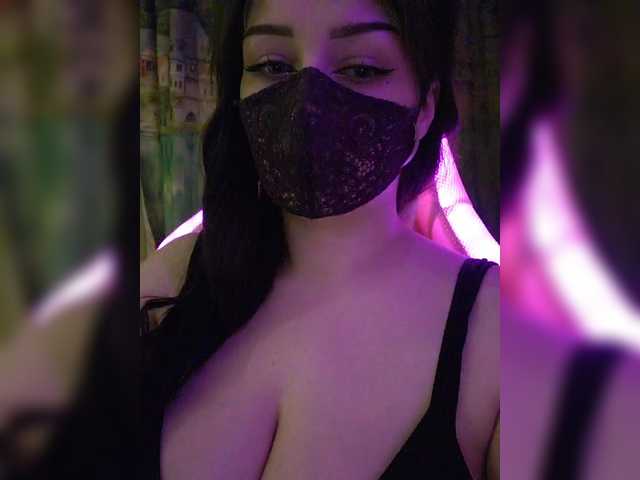 Live sex webcam photo for YennSI #291962800