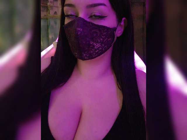 Live sex webcam photo for YennSI #291991148