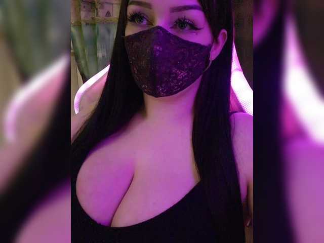 Live sex webcam photo for YennSI #291998448