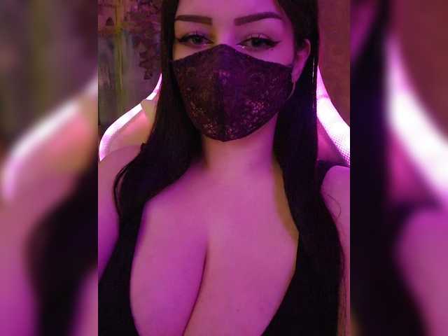 Live sex webcam photo for YennSI #292010799