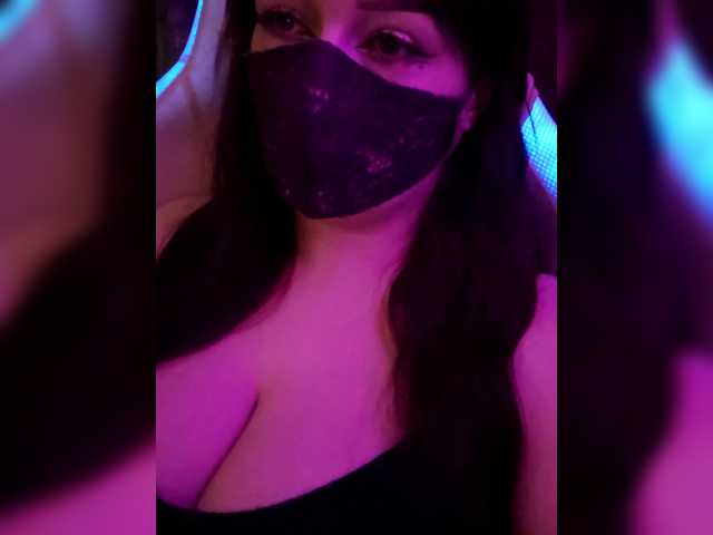 Live sex webcam photo for YennSI #292173369