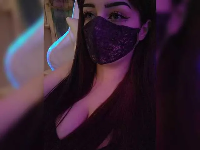 Live sex webcam photo for YennSI #292332639