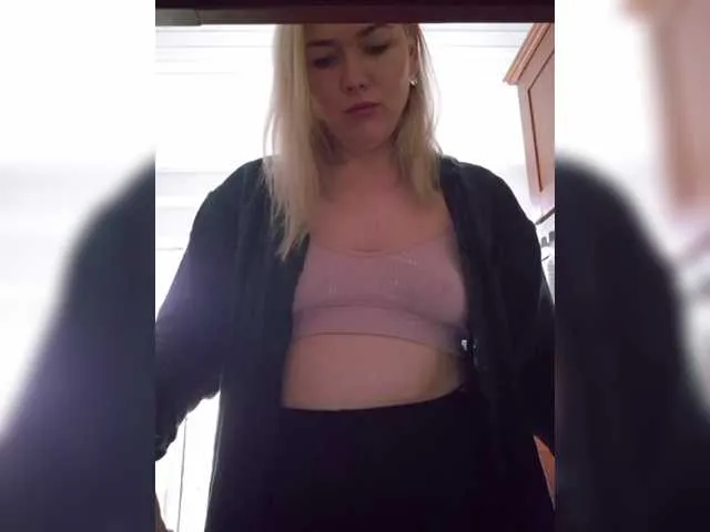 Live sex webcam photo for Yesenia-1 #290191940