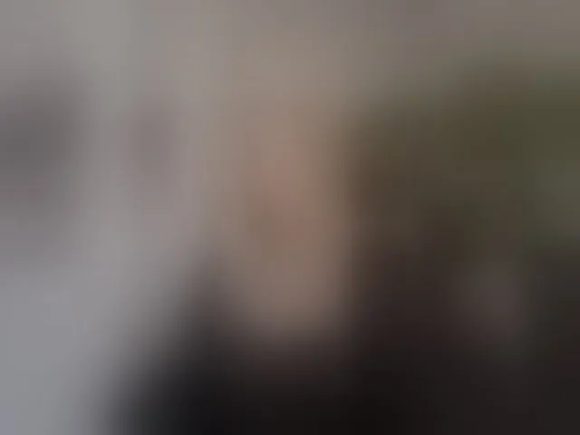 Live sex webcam photo for Yesenia-1 #293523175