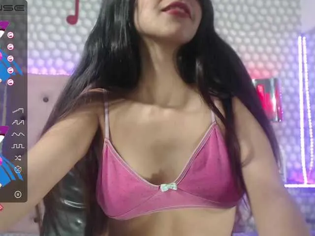 Live sex webcam photo for Yey1714 #273588232