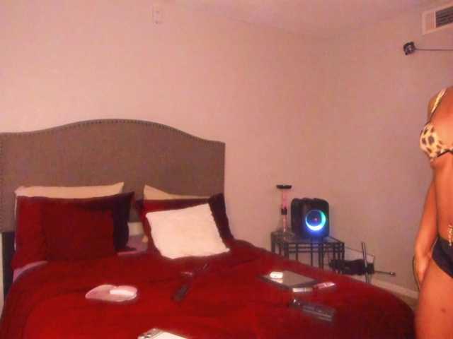 Live sex webcam photo for Yiauana #292427879