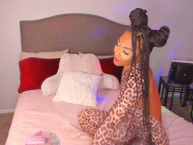 Live sex webcam photo for Yiauana #292458207