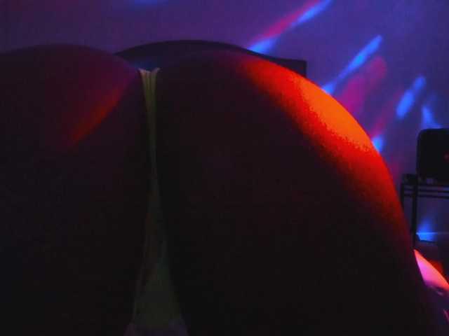 Live sex webcam photo for Yiauana #292471939