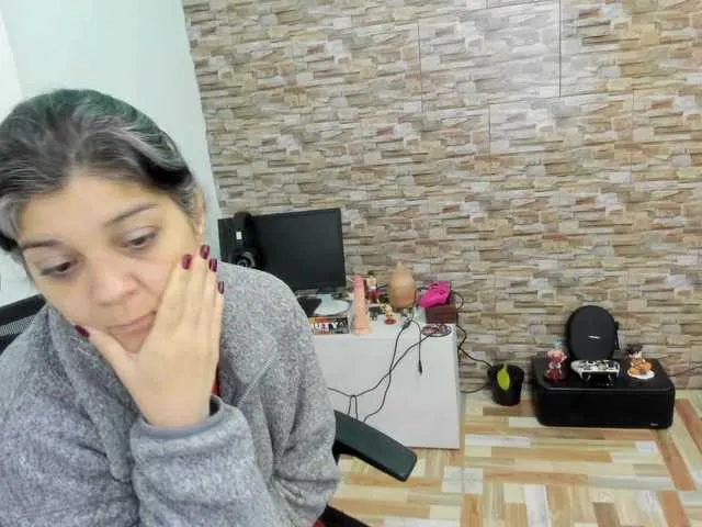 Live sex webcam photo for Yin-yanghot #292353511