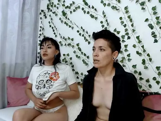 Live sex webcam photo for Yingyang-mwc #272722262