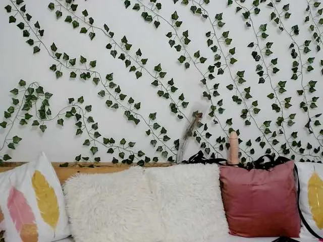 Live sex webcam photo for Yingyang-mwc #272760602