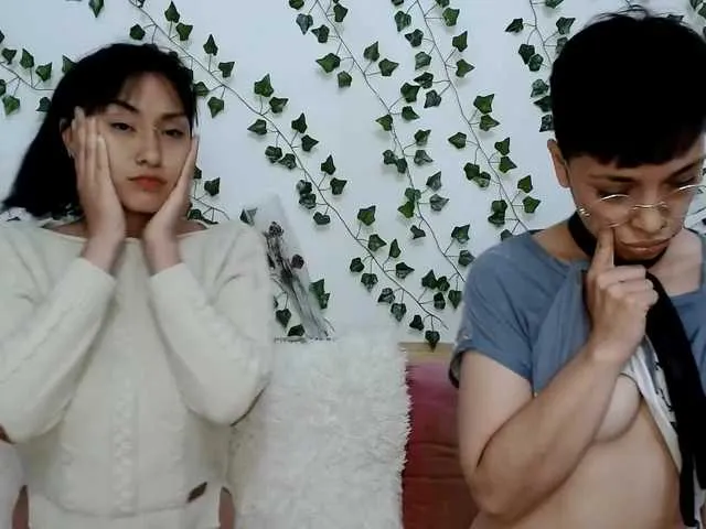 Live sex webcam photo for Yingyang-mwc #272881674