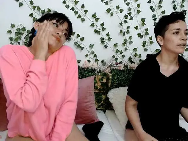 Live sex webcam photo for Yingyang-mwc #272968242