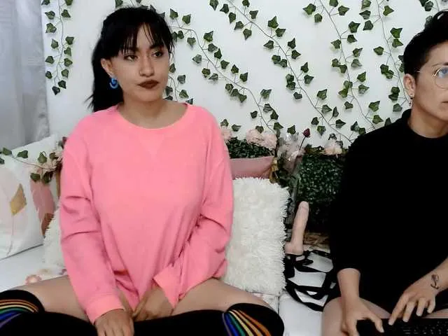 Live sex webcam photo for Yingyang-mwc #272989838