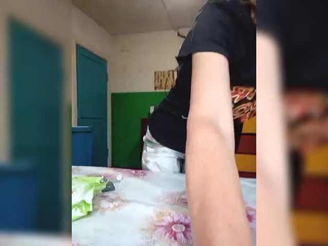 Live sex webcam photo for Ylia1303 #291128729