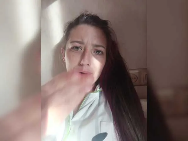 Live sex webcam photo for Ymmixxx #291629273
