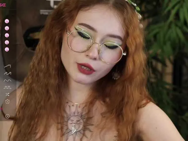 Live sex webcam photo for YoPixie #277126820