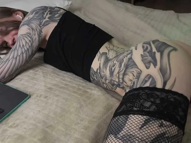 Live sex webcam photo for YoRHa2B #292094245