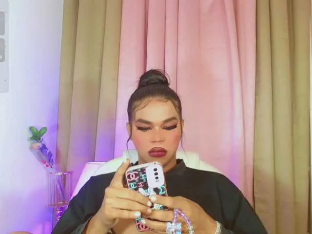 Live sex webcam photo for Yoiku-Smith #290702336