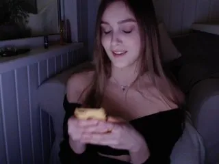 Live sex webcam photo for Yolluna #151838757